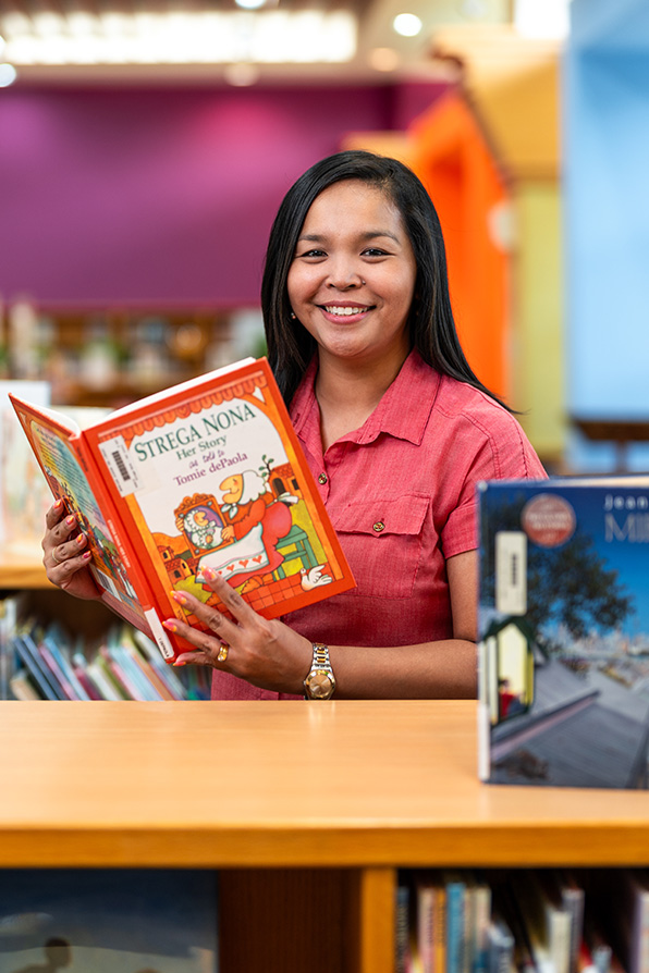 Liana Peleo : Library Media Specialist